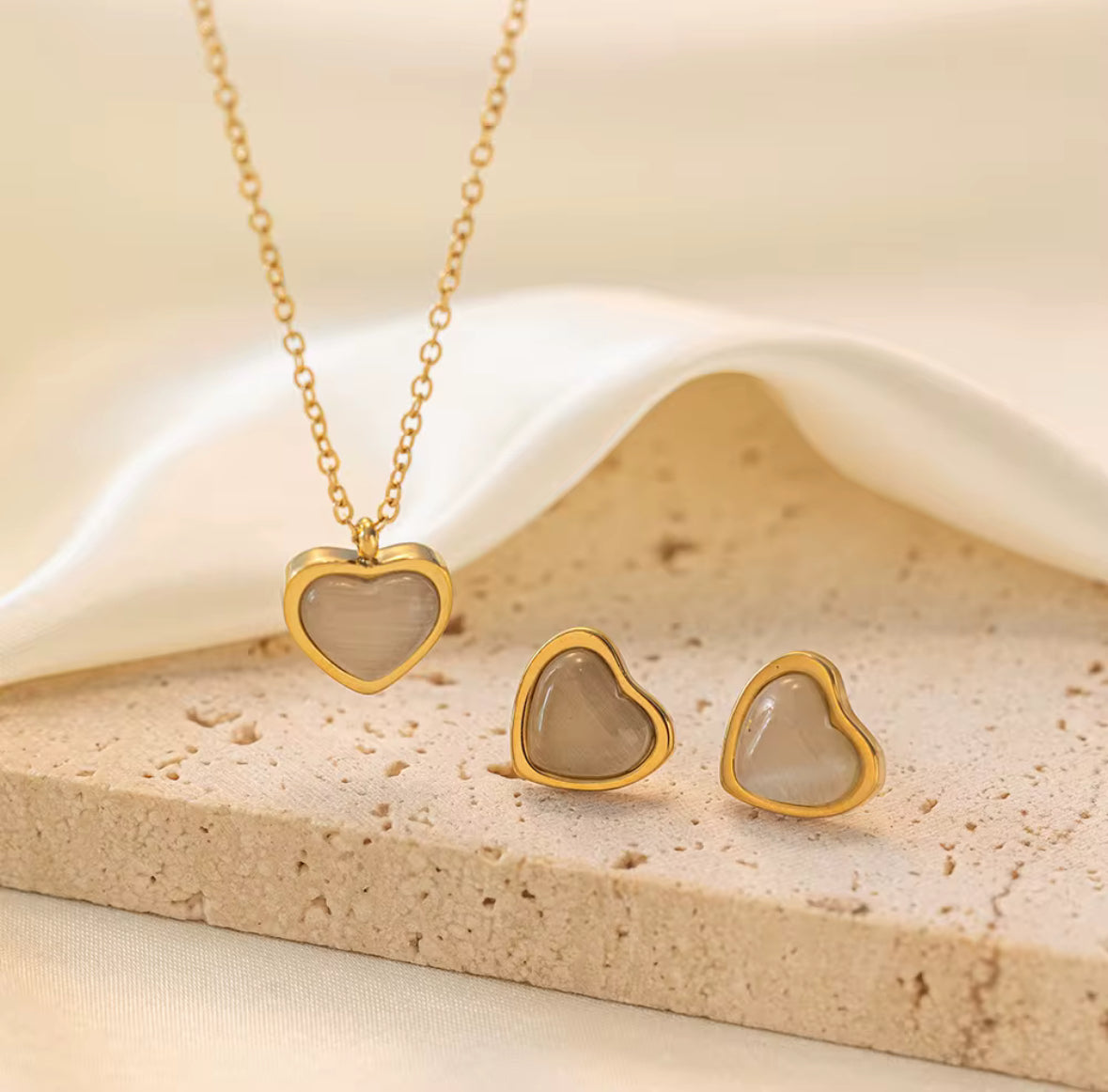 Boucle d’oreille et collier