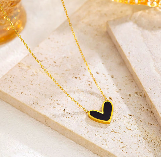 Collier Cœur Noir Élégance